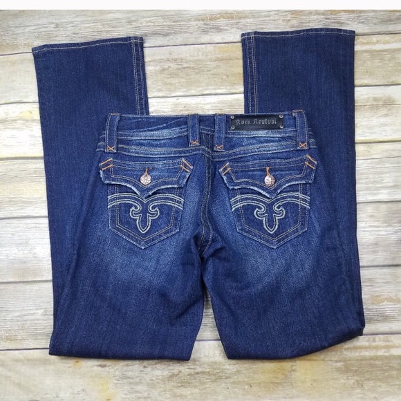 Sold NEW CONDITION ROCK REVIVAL BOOTCUT JEANS - Picture 3 of 6